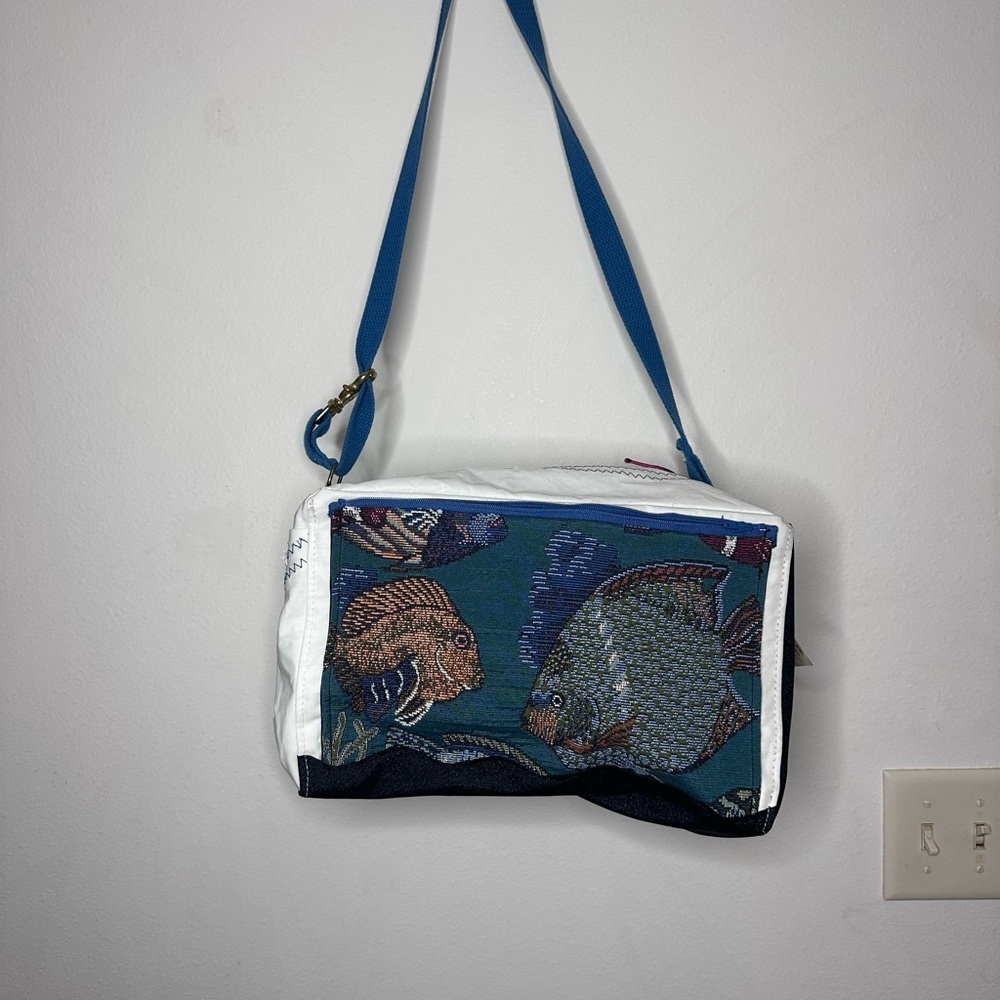Elegant Fish Pattern Shoulder Bag